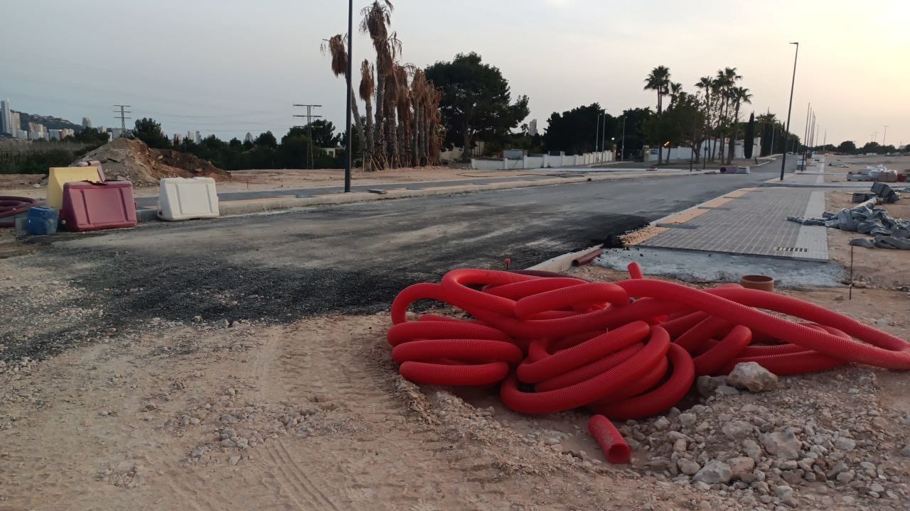 Construcción de rampa de accesibilidad universal en acera de calle en Teulada
