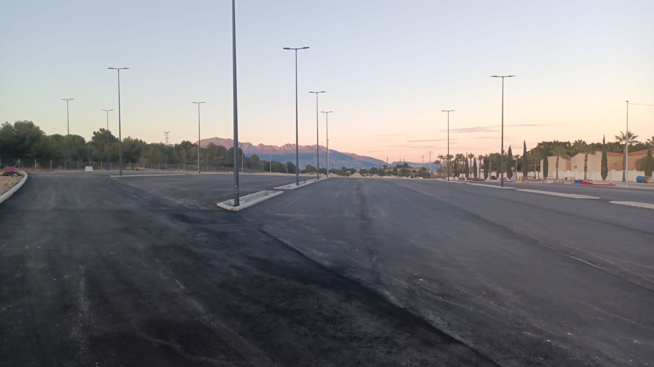 Reasfaltado de parking publico en la Marina Alta
