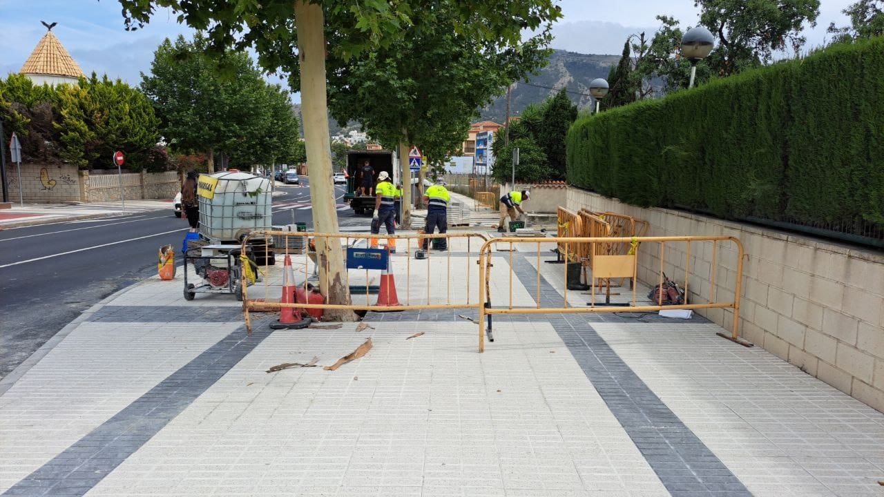 Renovación de pavimento exterior y zonas comunes en urbanización de Benissa